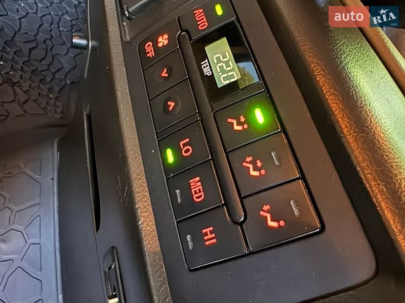 Фото Toyota Sequoia з оголошення AUTO.RIA