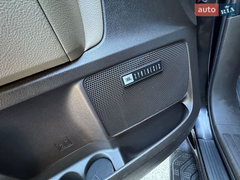 Фото Toyota Sequoia з оголошення AUTO.RIA
