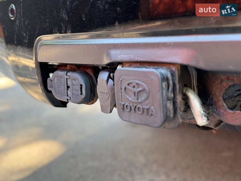 Фото Toyota Sequoia з оголошення AUTO.RIA
