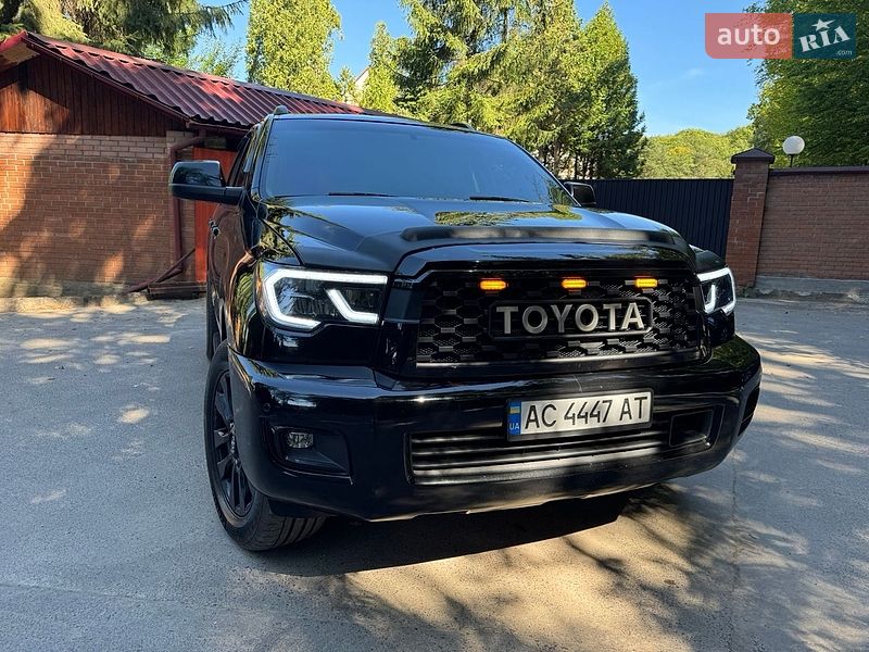 Фото Toyota Sequoia з оголошення AUTO.RIA