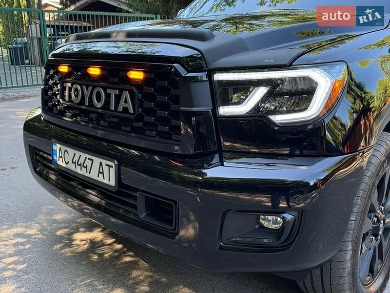 Фото Toyota Sequoia з оголошення AUTO.RIA
