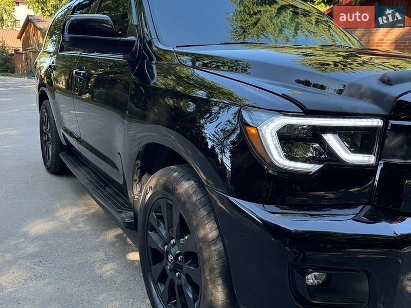 Фото Toyota Sequoia з оголошення AUTO.RIA