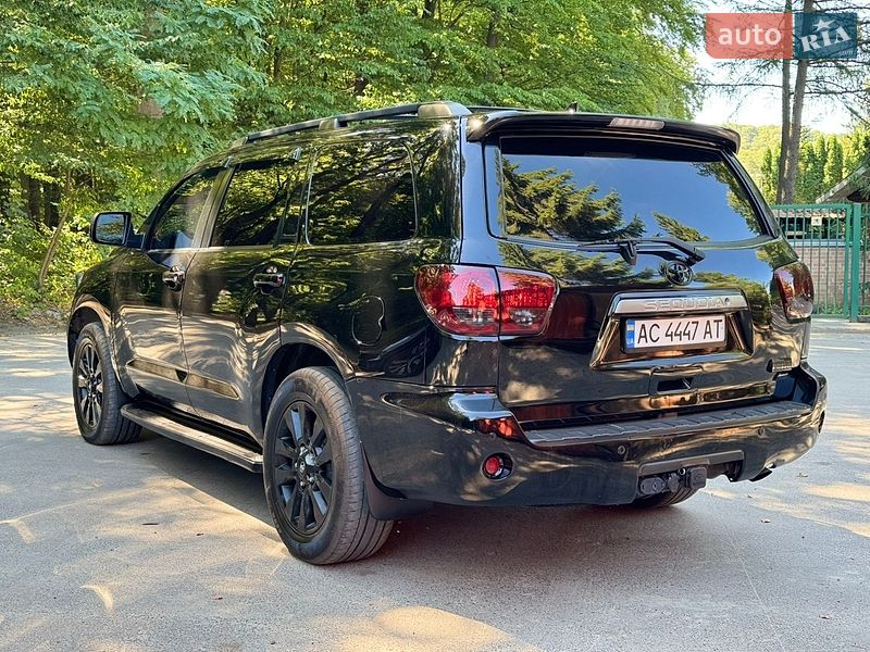 Фото Toyota Sequoia з оголошення AUTO.RIA