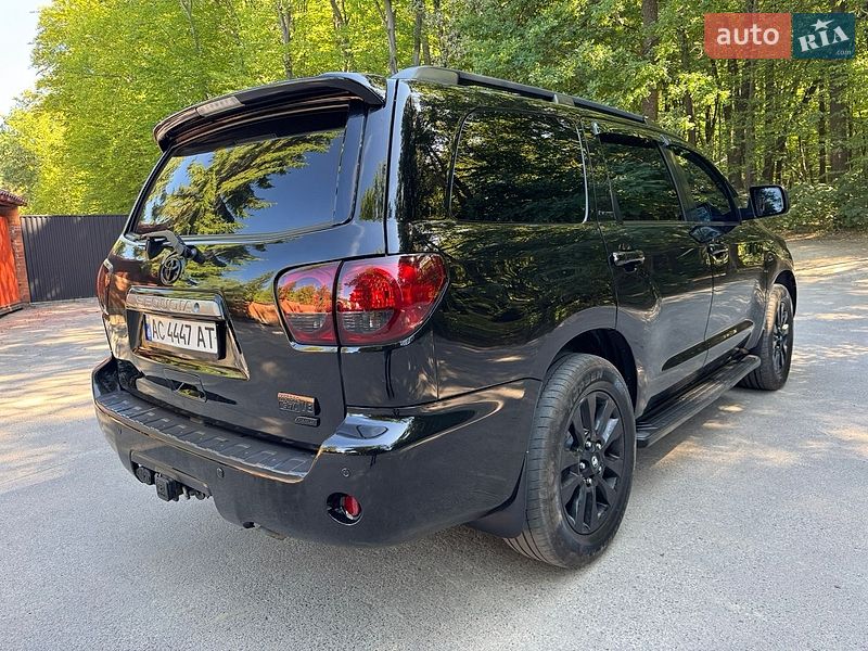 Фото Toyota Sequoia з оголошення AUTO.RIA