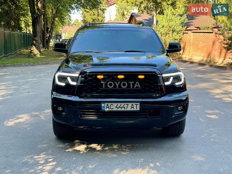 Фото Toyota Sequoia з оголошення AUTO.RIA
