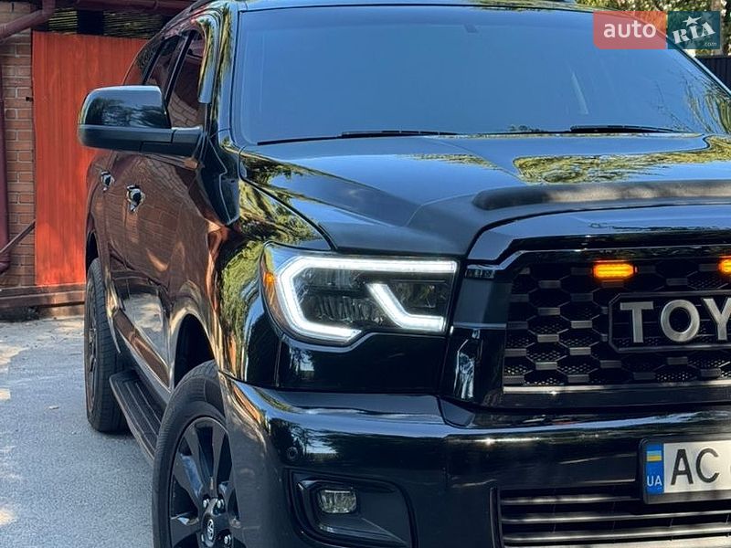 Фото Toyota Sequoia з оголошення AUTO.RIA