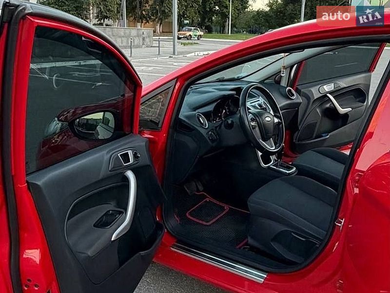 Фото Ford Fiesta з оголошення AUTO.RIA