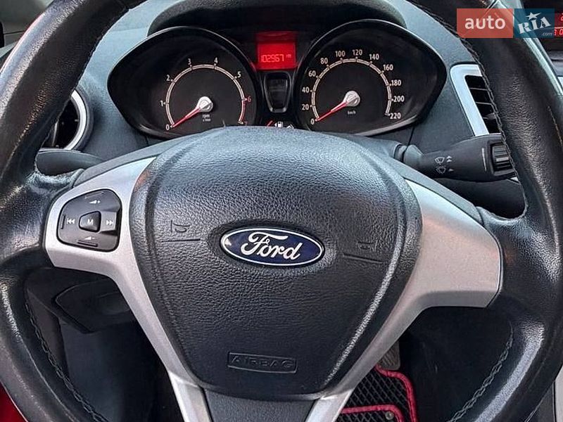 Фото Ford Fiesta з оголошення AUTO.RIA