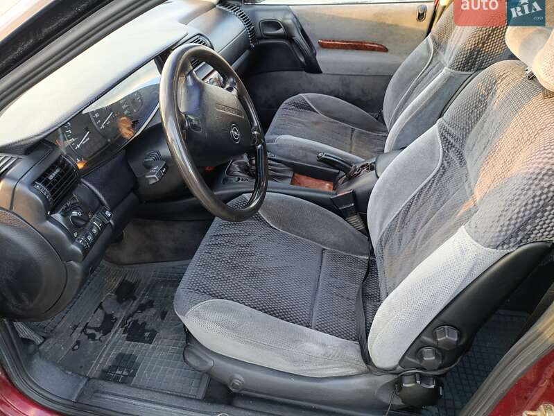 Фото Opel Omega з оголошення AUTO.RIA