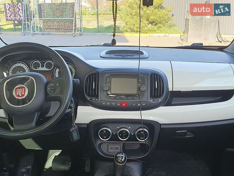 Фото Fiat 500L з оголошення AUTO.RIA