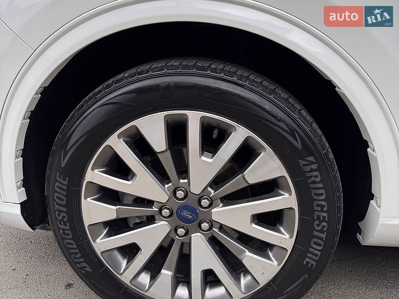 Фото Ford Escape з оголошення AUTO.RIA
