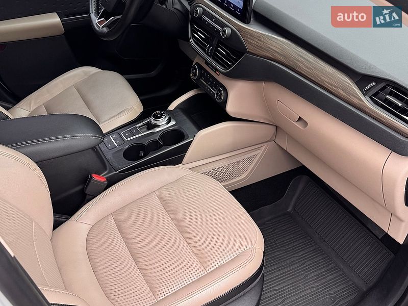 Фото Ford Escape з оголошення AUTO.RIA