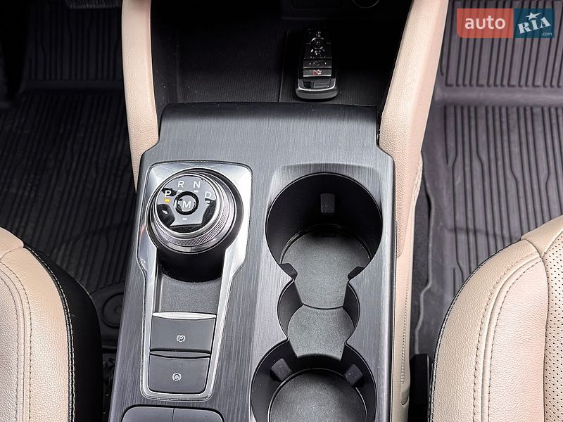 Фото Ford Escape з оголошення AUTO.RIA