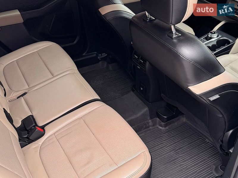 Фото Ford Escape з оголошення AUTO.RIA