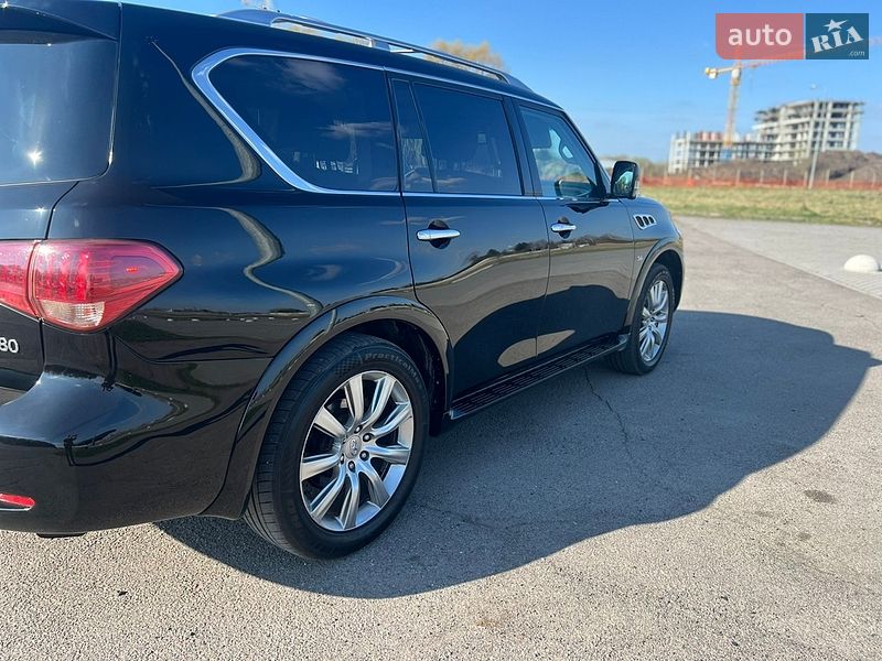 Фото Infiniti QX80 з оголошення AUTO.RIA