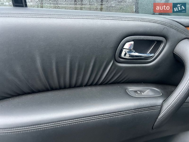 Фото Infiniti QX80 з оголошення AUTO.RIA