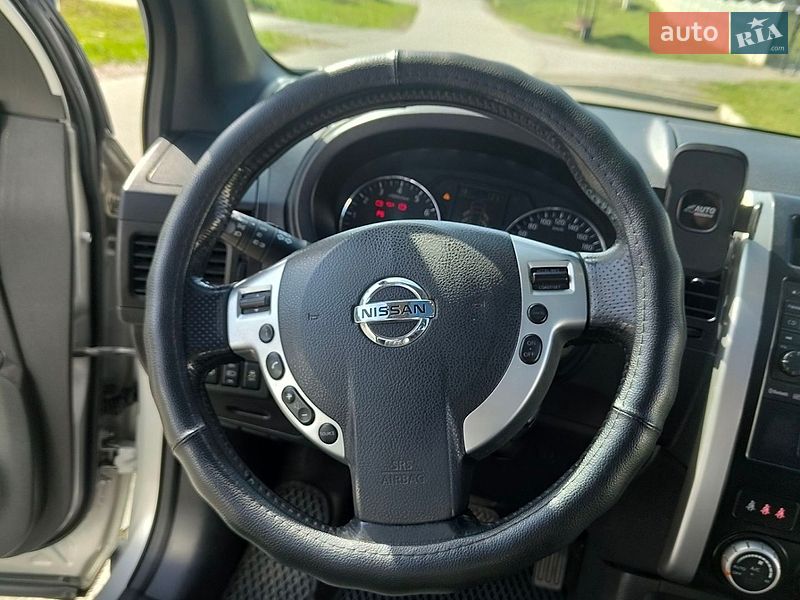 Фото Nissan X-Trail з оголошення AUTO.RIA