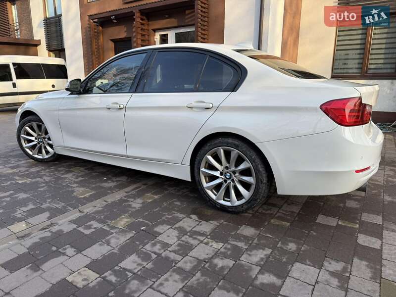 Фото BMW 3 Series з оголошення AUTO.RIA
