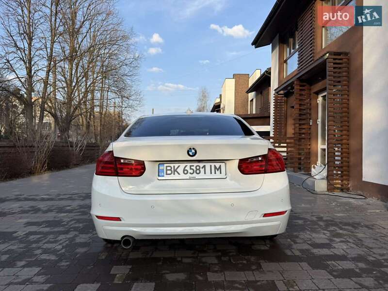 Фото BMW 3 Series з оголошення AUTO.RIA