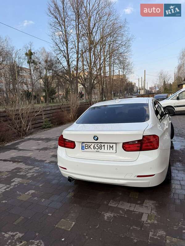 Фото BMW 3 Series з оголошення AUTO.RIA