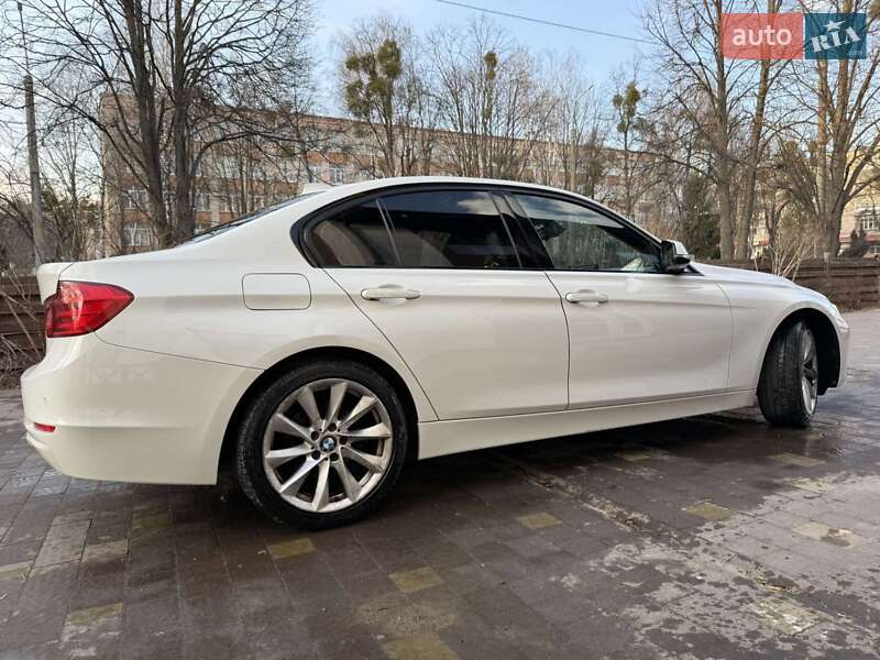 Фото BMW 3 Series з оголошення AUTO.RIA