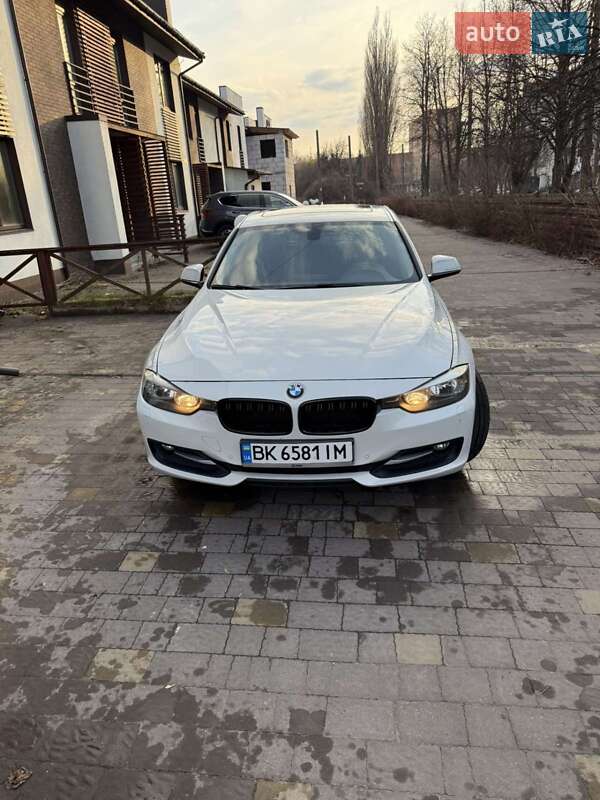 Фото BMW 3 Series з оголошення AUTO.RIA