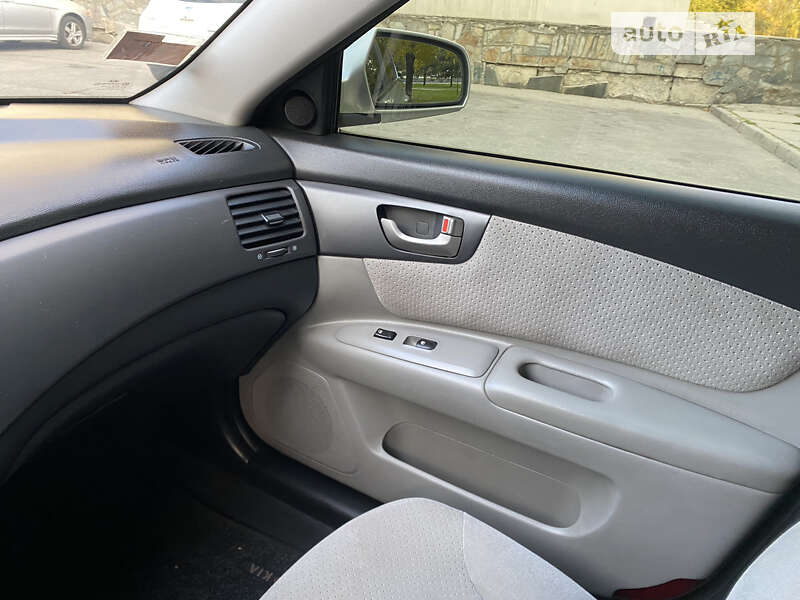 Фото Kia Magentis з оголошення AUTO.RIA