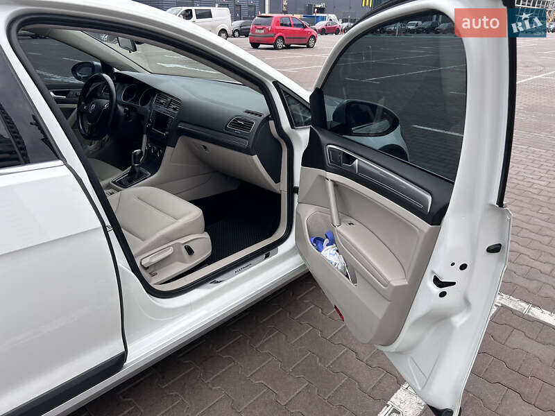 Фото Volkswagen Golf Alltrack з оголошення AUTO.RIA