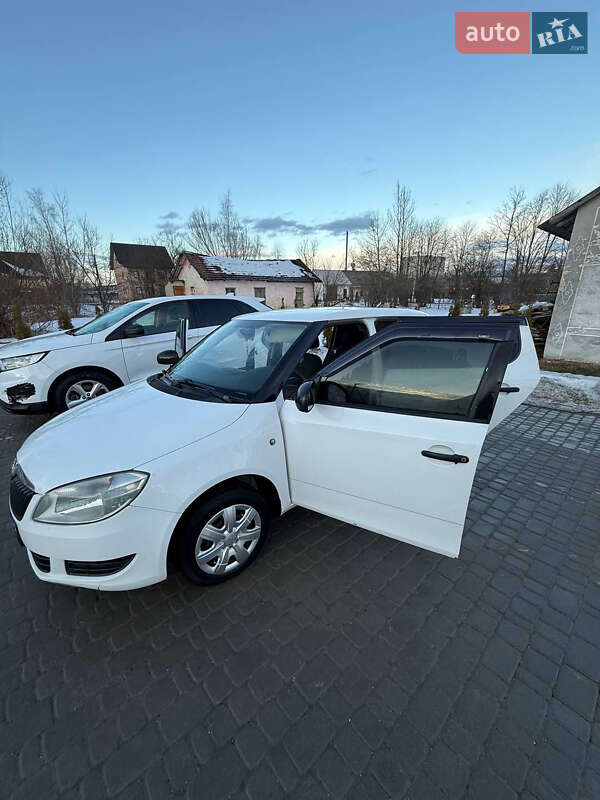 Фото Skoda Fabia з оголошення AUTO.RIA