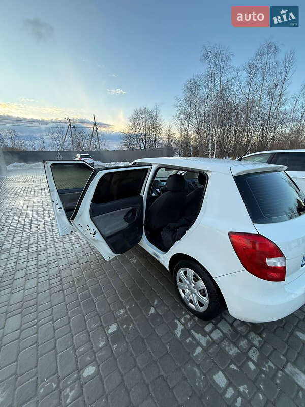 Фото Skoda Fabia з оголошення AUTO.RIA