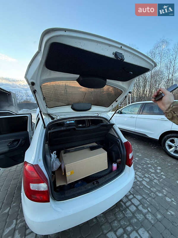 Фото Skoda Fabia з оголошення AUTO.RIA