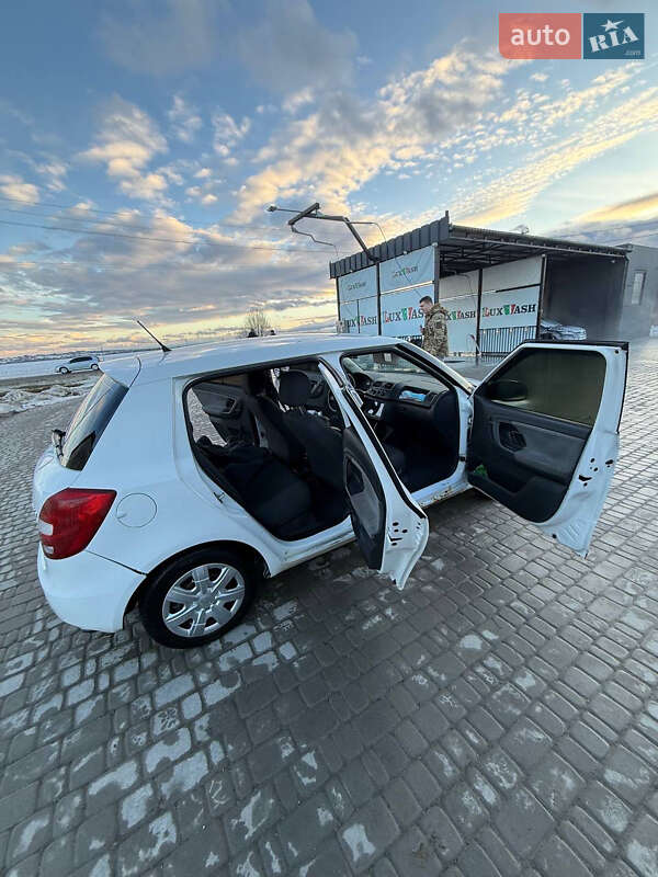 Фото Skoda Fabia з оголошення AUTO.RIA