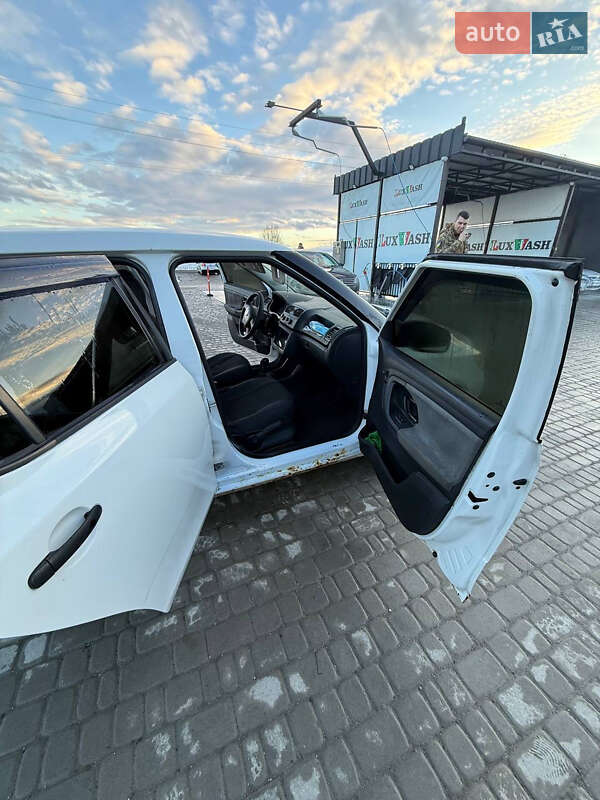Фото Skoda Fabia з оголошення AUTO.RIA