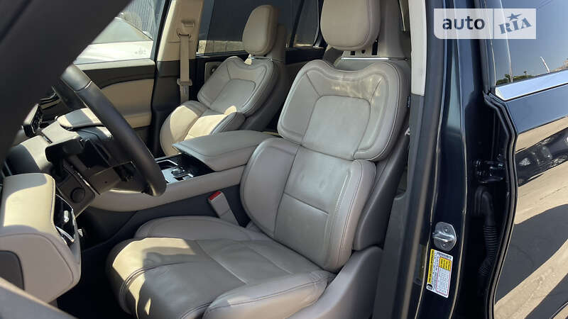 Фото Lincoln Aviator з оголошення AUTO.RIA