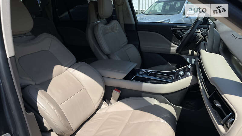 Фото Lincoln Aviator з оголошення AUTO.RIA