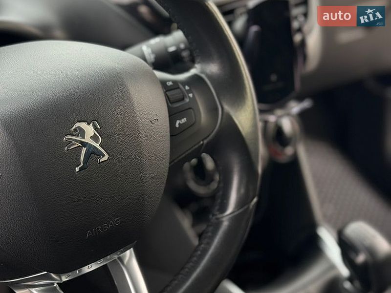 Фото Peugeot 208 з оголошення AUTO.RIA