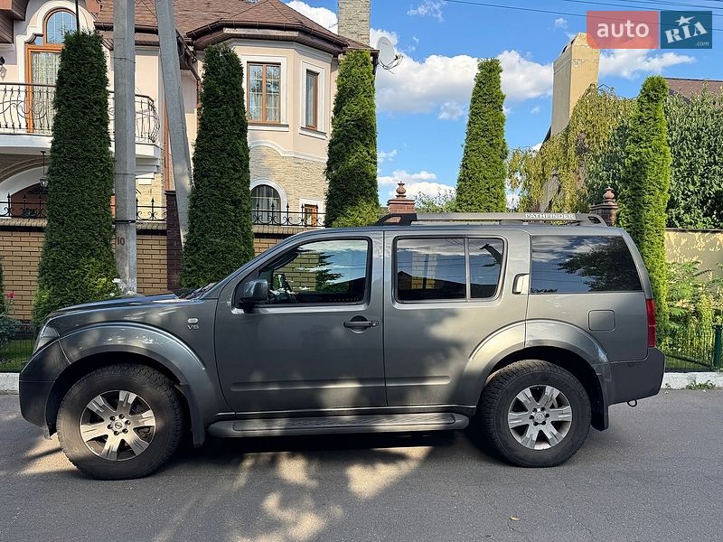 Фото Nissan Pathfinder з оголошення AUTO.RIA