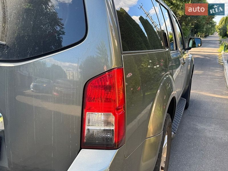 Фото Nissan Pathfinder з оголошення AUTO.RIA
