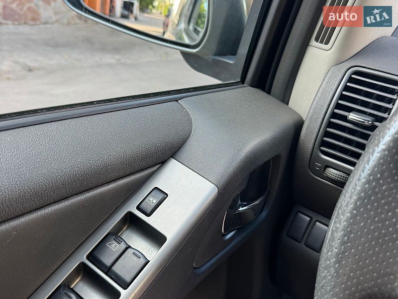 Фото Nissan Pathfinder з оголошення AUTO.RIA
