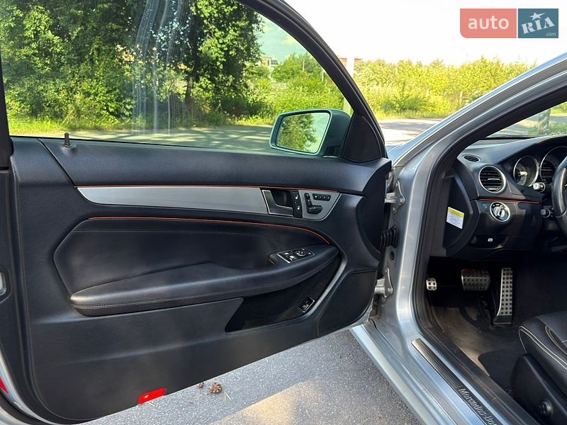 Фото Mercedes-Benz C-Class з оголошення AUTO.RIA