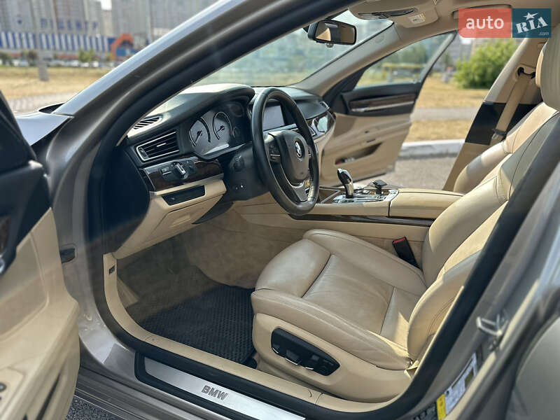 Фото BMW 7 Series з оголошення AUTO.RIA
