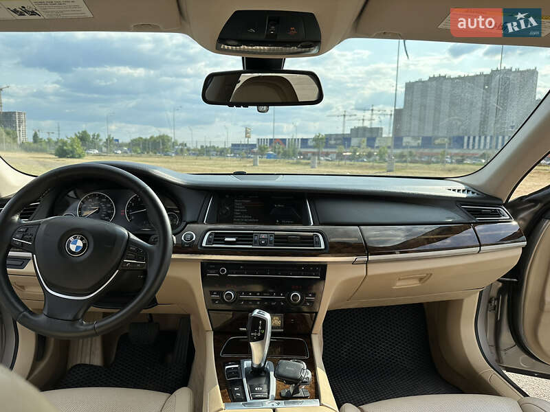 Фото BMW 7 Series з оголошення AUTO.RIA