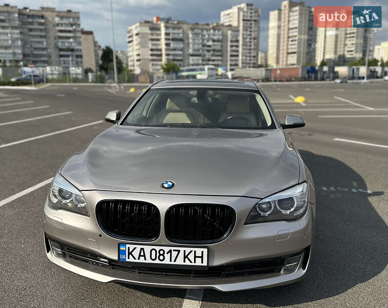 Фото BMW 7 Series з оголошення AUTO.RIA
