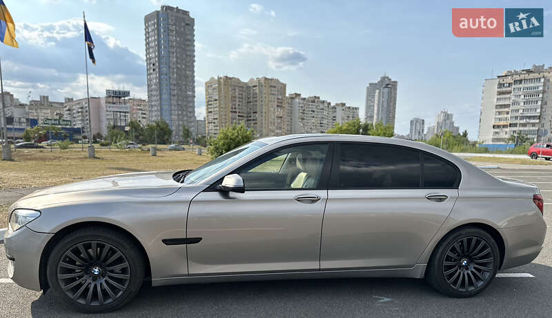 Фото BMW 7 Series з оголошення AUTO.RIA