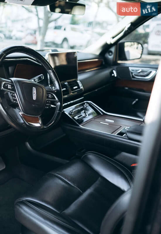 Фото Lincoln Navigator з оголошення AUTO.RIA