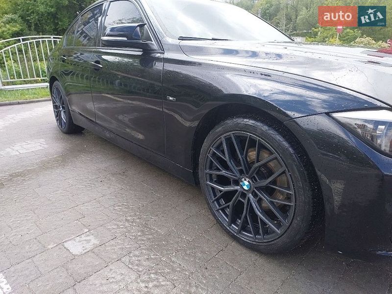 Фото BMW 3 Series з оголошення AUTO.RIA