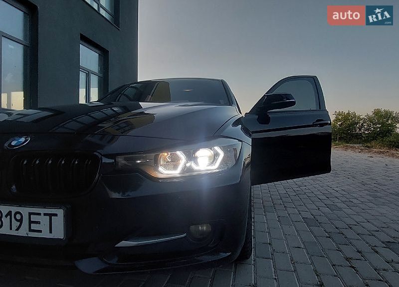 Фото BMW 3 Series з оголошення AUTO.RIA