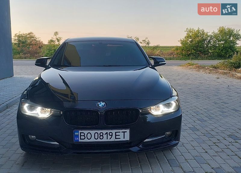 Фото BMW 3 Series з оголошення AUTO.RIA