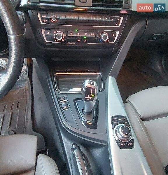 Фото BMW 3 Series з оголошення AUTO.RIA