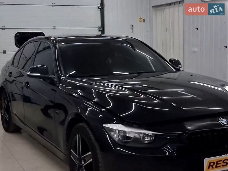 Фото BMW 3 Series з оголошення AUTO.RIA